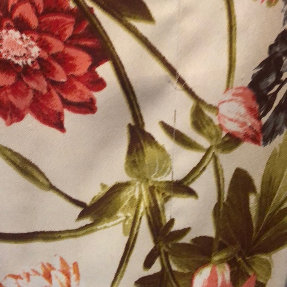 Jennie & Marlis 100% polyester V-neck blouse - Picture 3 of 6